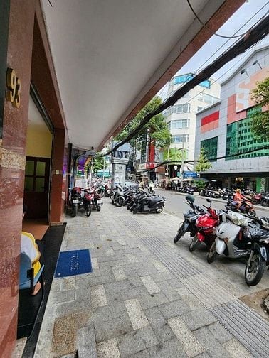 CẦN GẤP 1 NAM GIỮ XE VĂN PHÒNG CTY TỪ 7H-19H