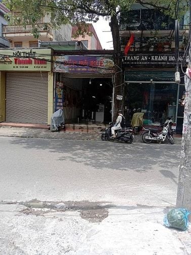 Bán nhà mặt phố Lĩnh Nam, vị trí rất đẹp 180m2, 3 tầng, MT 4,2 m, 33 t