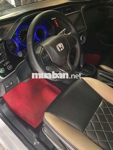 Gia đình cần bán xe city 2017 CVT