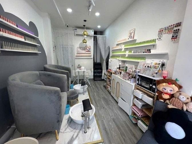 Sang tiệm Nail - Mi - Gội dưỡng sinh