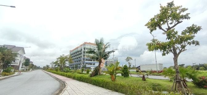 Bán 2 căn shophouse vị trí vàng tại Centa Riverside Từ Sơn