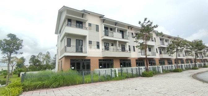 Bán 2 căn shophouse vị trí vàng tại Centa Riverside Từ Sơn
