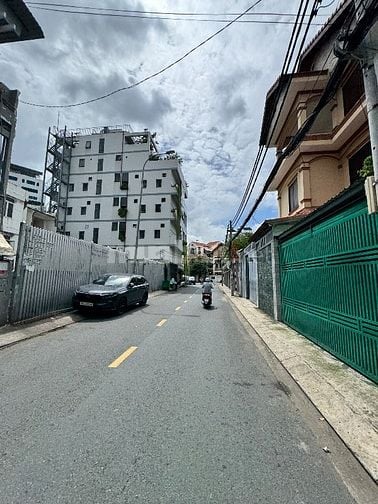 Xe hơi đỗ cửa, 52m2(4x13m) 3 tầng 3PN, D5 Ung Văn Khiêm Bình Thạnh
