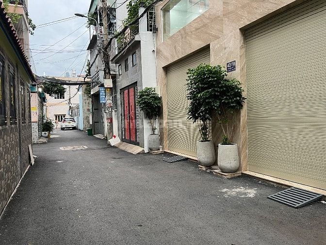 Bán nhà nát DT:4,4x23m hẻm 6m 23 Nơ Trang Long, P7, Q.Bình Thạnh.