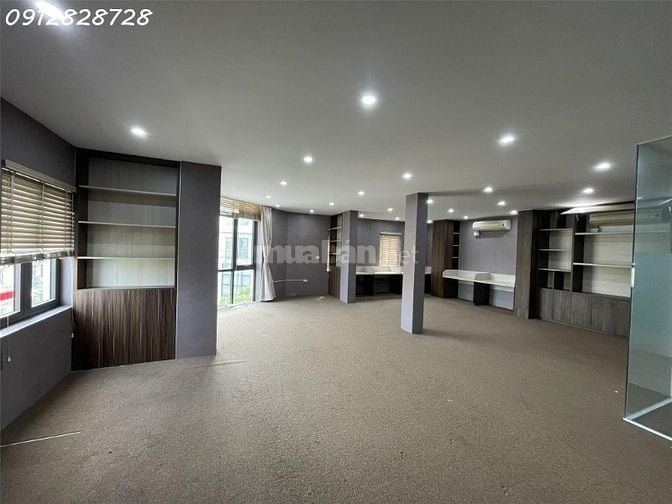Cho thuê biệt thự ngõ 214 Nguyễn Xiển ,120m x 5 tầng 1 tum thông sàn