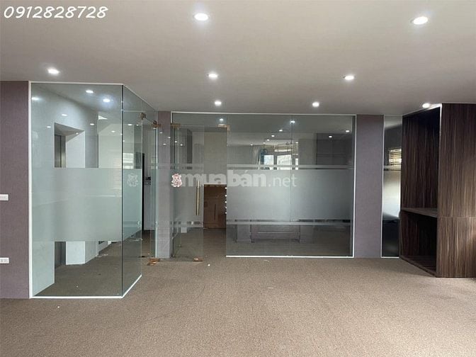 Cho thuê biệt thự ngõ 214 Nguyễn Xiển ,120m x 5 tầng 1 tum thông sàn