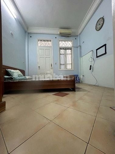 Cho thuê Nhà Nguyên Căn phố Đội Cấn - Ngọc Hà Ba đình Hà Nội 