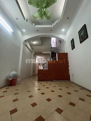 Cho thuê Nhà Nguyên Căn phố Đội Cấn - Ngọc Hà Ba đình Hà Nội 
