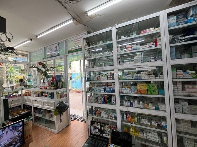 Sang nhượng lại HĐ thuê nhà bán thuốc tây ngã ba đường 7A Thành Thái
