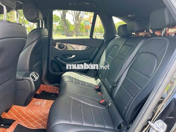 Mercedes Benz GLC Class 2019 - 14000 km