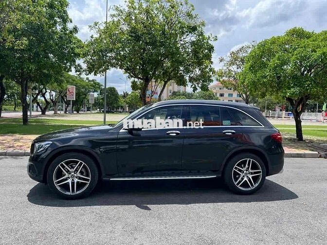 Mercedes Benz GLC Class 2019 - 14000 km