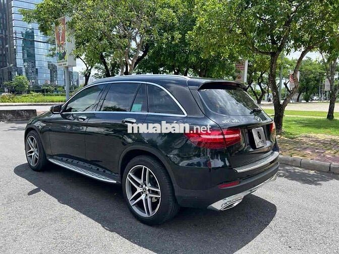 Mercedes Benz GLC Class 2019 - 14000 km