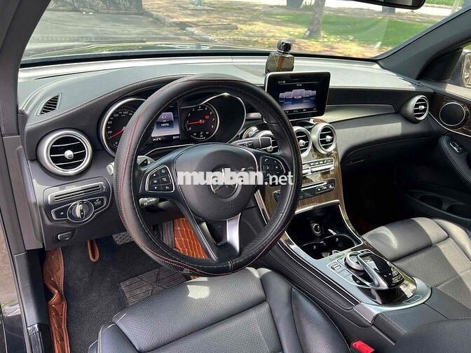 Mercedes Benz GLC Class 2019 - 14000 km