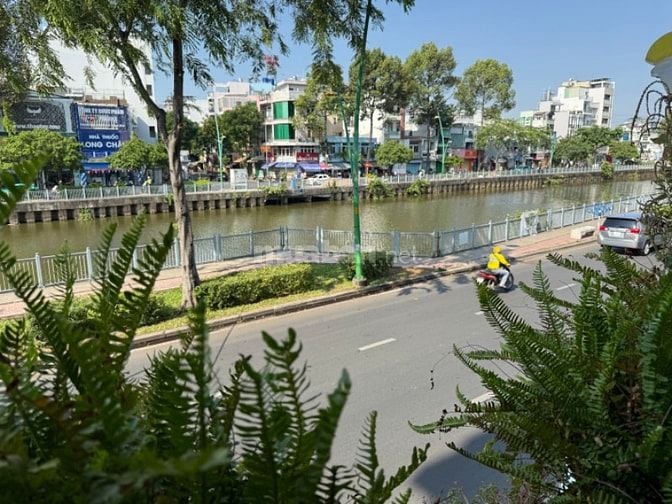 Nhà bán căn góc đẹp 2 mặt tiền view sông đắc địa,trung tâm quận 3 ,TPH