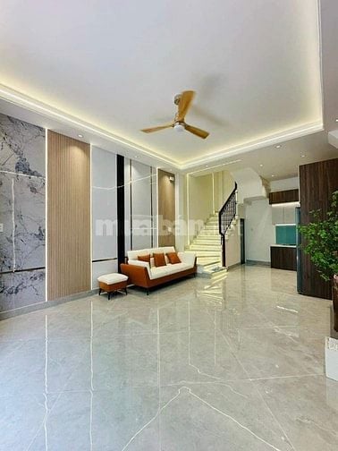 Nhà ngộp bán gấp Nguyễn Phúc Nguyên, p.10, Quận 3. Giá 3,02 tỷ/60m2