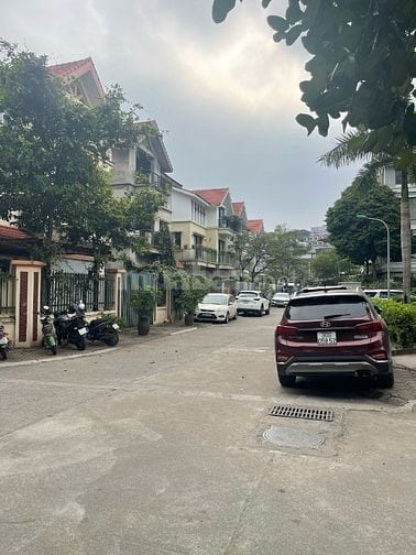 Cho thuê sàn văn phòng tầng 3 khu BT số 2 Đỗ Đức Dục