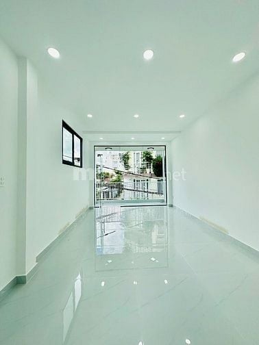Cho thuê nhà 2 mặt tiền 69B đường D5, Phường 25, Quận Bình Thạnh