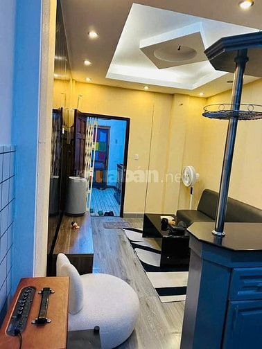 Cho thuê căn hộ lầu 2, lô B C.cư 518 Võ Văn Kiệt, P. Cầu Kho, Q.1 giá 