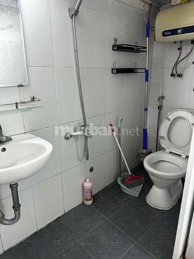 Cho thuê nhà 50m2 1 PN 1PK đường Thành cách phố chỉ vài bước chân