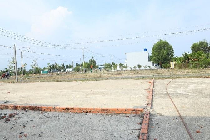 Bán đất mặt tiền Trương Định, trung tâm thị trấn Cần Đước, SHR ODT