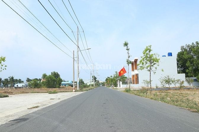 Bán đất mặt tiền Trương Định, trung tâm thị trấn Cần Đước, SHR ODT