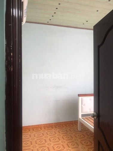 Nhà nguyên căn 4x25, 3 phòng ngủ, 2wc, sân rộng 5m, hẻm xe hơi