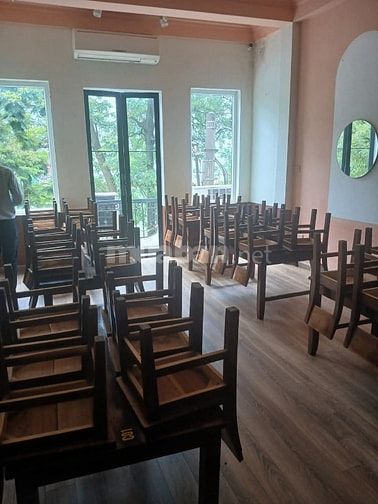 Bán nhà mặt hồ ngõ 82 Chùa Láng, 50m2, 5 tầng, mặt tiền 4,2m vỉa hè.