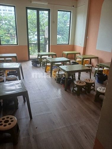 Bán nhà mặt hồ ngõ 82 Chùa Láng, 50m2, 5 tầng, mặt tiền 4,2m vỉa hè.