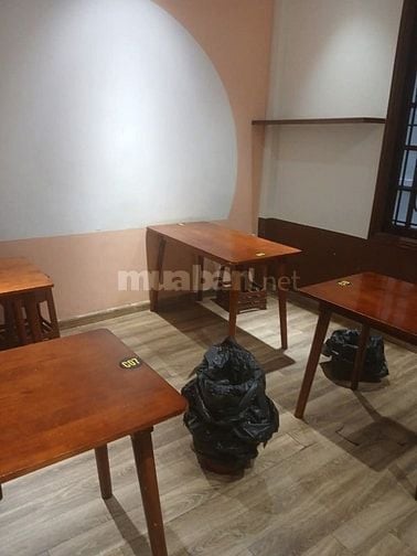 Bán nhà mặt hồ ngõ 82 Chùa Láng, 50m2, 5 tầng, mặt tiền 4,2m vỉa hè.