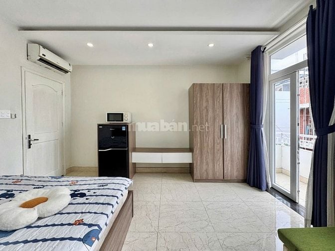 CAM KẾT ẢNH THẬT 100% Full nội thất với cửa sổ ban công lớn ngã 4 PN