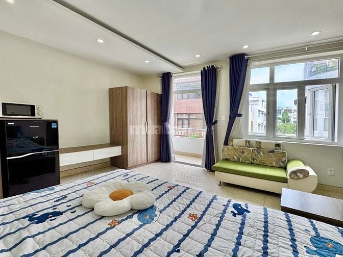 CAM KẾT ẢNH THẬT 100% Full nội thất với cửa sổ ban công lớn ngã 4 PN