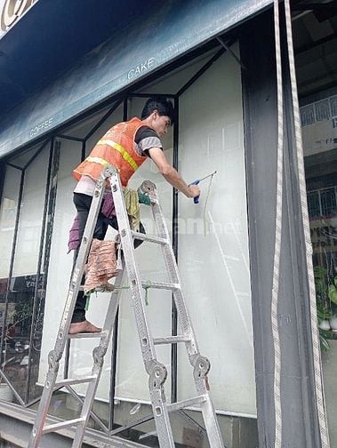 TUYỂN DỤNG NHÂN VIÊN VỆ SINH CÔNG NGHIỆP