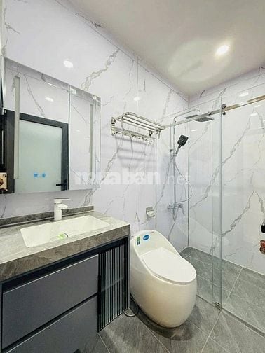 Bán gấp nhà ở đường Phan Đình Phùng, phường 15, quận Phú Nhuận, giá 2 