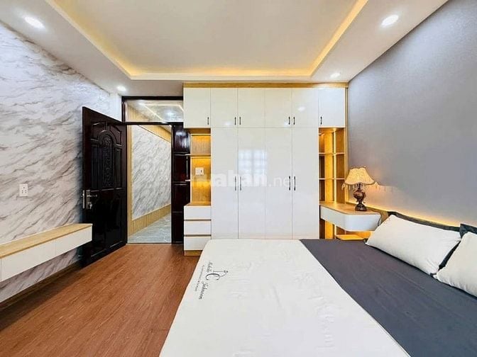 Bán gấp nhà ở đường Phan Đình Phùng, phường 15, quận Phú Nhuận, giá 2 
