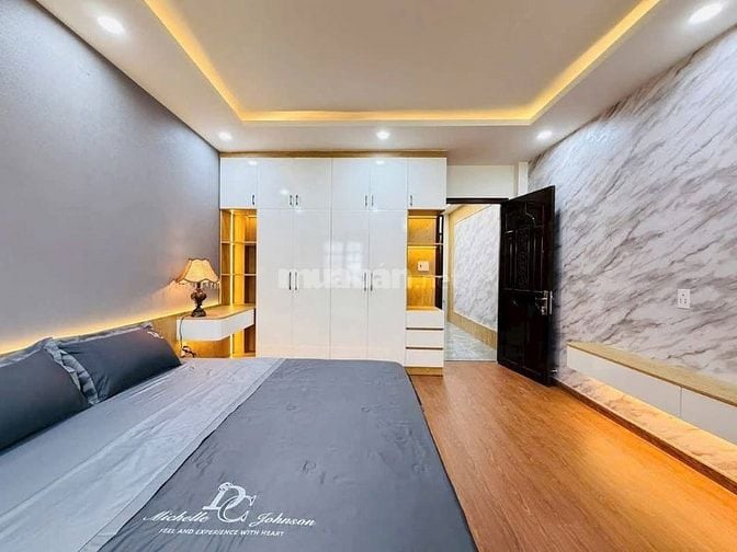 Bán gấp nhà ở đường Phan Đình Phùng, phường 15, quận Phú Nhuận, giá 2 