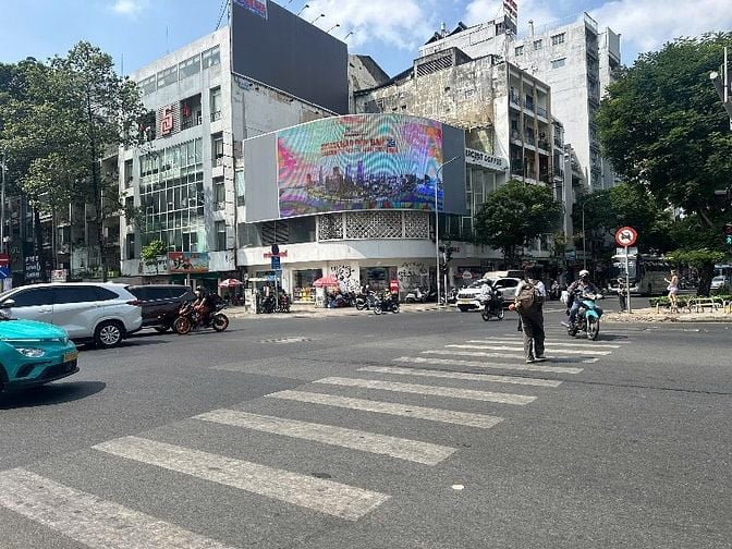 CHO THUÊ GÓC HAI MẶT TIỀN NGUYỄN THỊ NGHĨA - PHẠM NGŨ LÃO DTSD 890m2