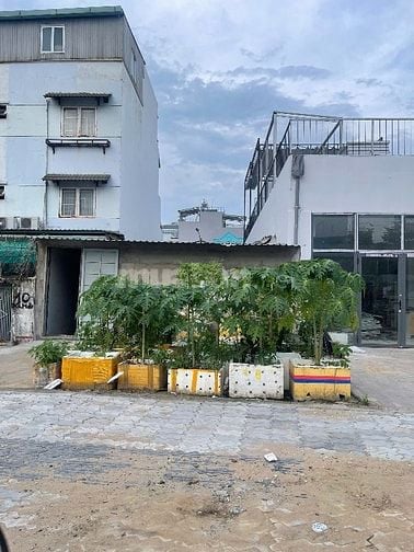Cho thuê nhà mặt tiền Dương Quảng Hàm 
