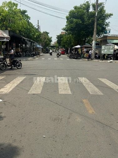 cần bán nhà mặt tiền hẻm 25 phạm đăng giảng DT 5x16m cấp 4,giá 7,4 ỷ