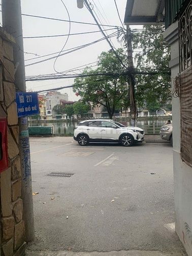 Bán nhà phố Bồ Đề, Long Biên, mặt bằng 98m2, nhà xây 3 tầng có sân