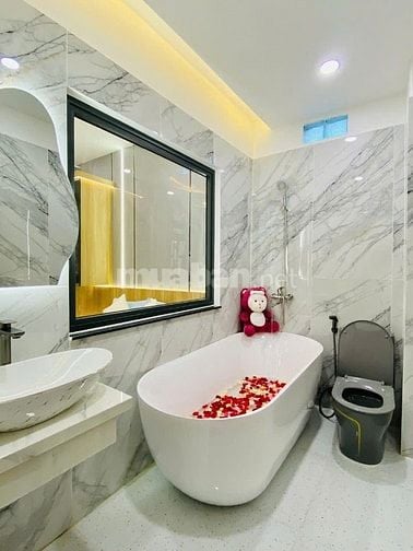 bán nhà SIÊU PHẨM NHÀ ĐẸP GIÁ RẺ, DT 4M X 19M ĐƯỜNG Ô TÔ XE TẢI THÔNG