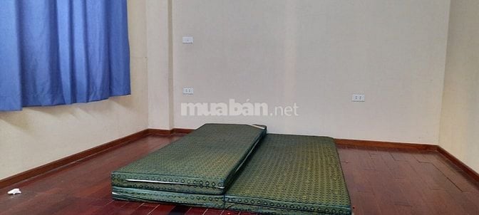Cho thuê nhà ngõ ô tô phố Tư Đình, Long Biên, cạnh chợ Tư Đình