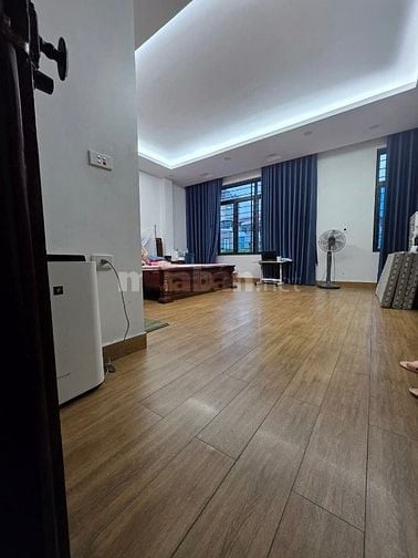 Bán nhà phân lô ôtô tránh, phố Lâm Hạ, Long Biên, 82m2, 5 tầng, MT 6m
