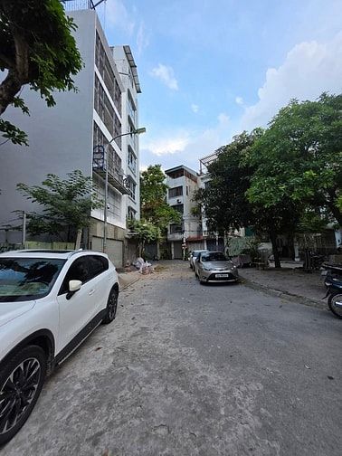 Bán nhà phân lô ôtô tránh, phố Lâm Hạ, Long Biên, 82m2, 5 tầng, MT 6m