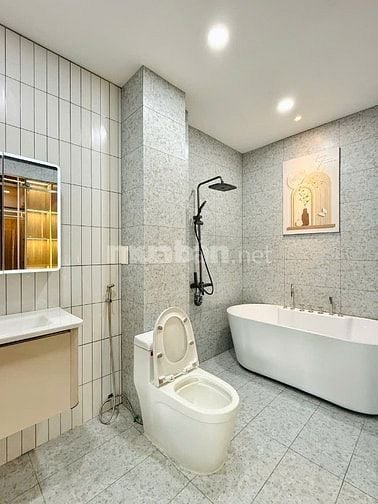CHÍNH CHỦ BÁN NHÀ MỚI XÂY LỬNG 3LẦU SAU LƯNG EMẢT GIÁ RẺ FULL NỘI THẤT