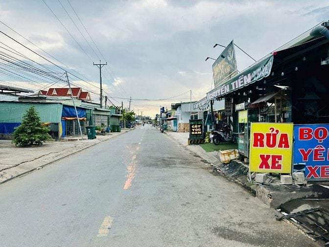 Siêu Phẩm 1000mv Mặt Tiền Sông Vàm Cỏ Đông xã Lương Hoà đường 2 xe tải