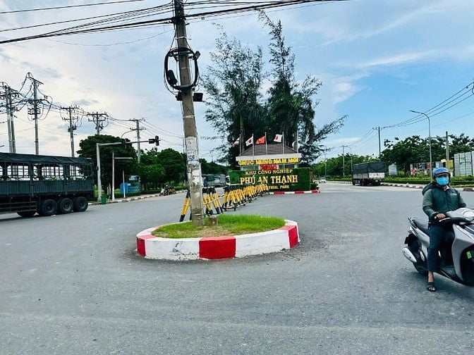 Siêu Phẩm 1000mv Mặt Tiền Sông Vàm Cỏ Đông xã Lương Hoà đường 2 xe tải