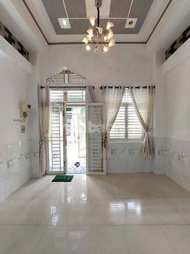 cần bán gấp căn nhà 51m2 ở Lê Thị Hà - Hóc Môn giá 830 triệu.