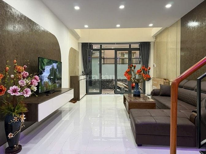 Nhà HXH cách MT 40 trung tâm quận Gò Vấp 