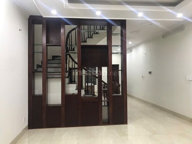 Cho thuê nhà ở tại phường Xuân La, quận Tây Hồ, Hà Nội