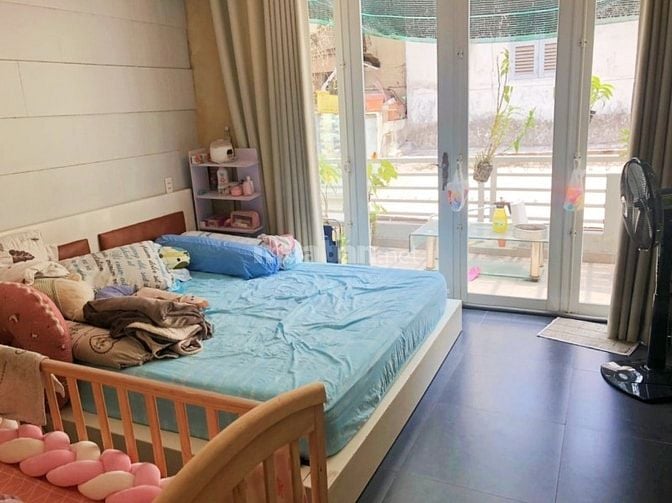 GẤP! Nhà Q7, ô tô ngủ trong nhà, 4x20m, tặng luôn nội thất, nhỉnh 7 tỷ